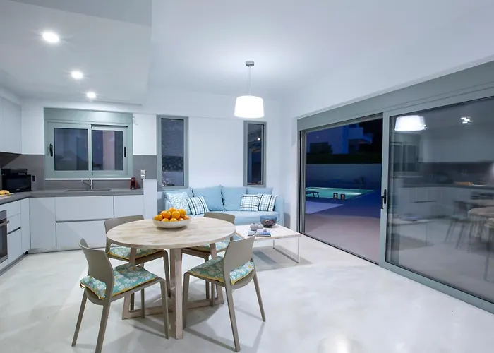 Kenza Lygia (Lefkada)