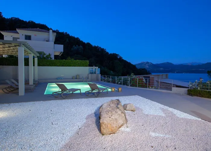 Kenza Lygia (Lefkada)