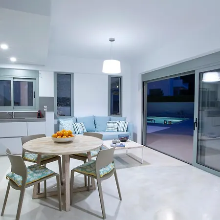 Kenza Lygia (Lefkada)