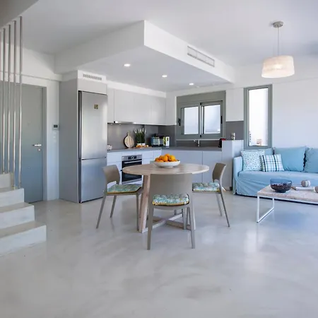 Kenza Lygia (Lefkada)